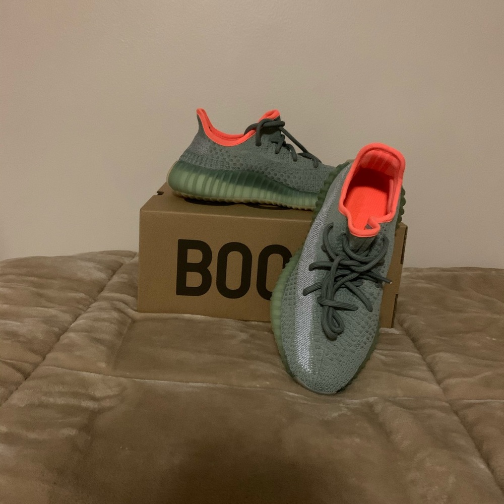 Yeezy Boost 350, size 5 new